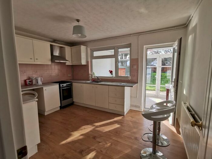 3 Bedroom Semi-Detached House To Rent In Hampden Road, Harrow, HA3