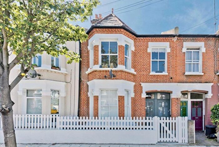 2 Bedroom Flat To Rent In Aslett Street, Wandsworth, SW18