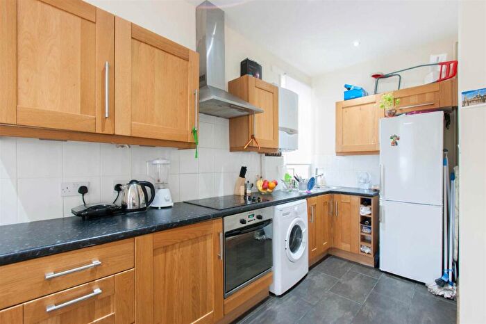 2 Bedroom Flat To Rent In Wells House Road, London, NW10
