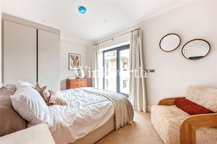 2 Bedroom Flat For Sale In Frankum Mews, Wood Green, London, N22