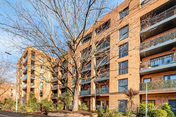 1 Bedroom Flat For Sale In Kingston Road, New Malden, KT3