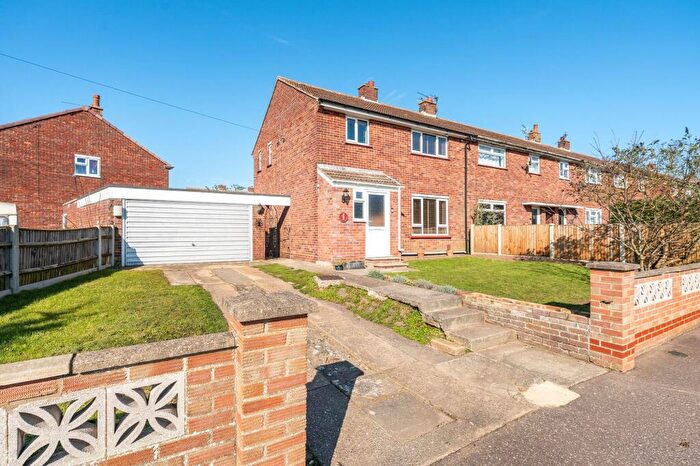 3 Bedroom End Of Terrace House For Sale In Campion Avenue, Gorleston, NR31