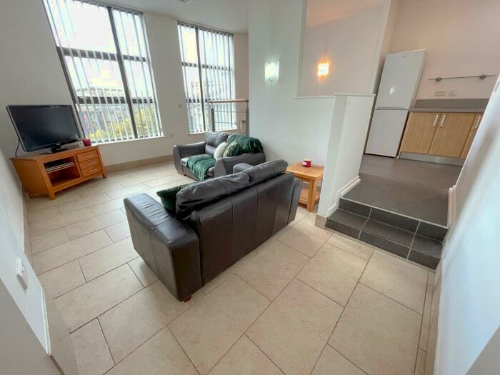 1 Bedroom Flat To Rent In London Road, L3