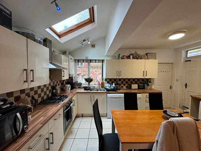 1 Bedroom House To Rent In Derby Grove, Nottingham, Nottinghamshire, NG7