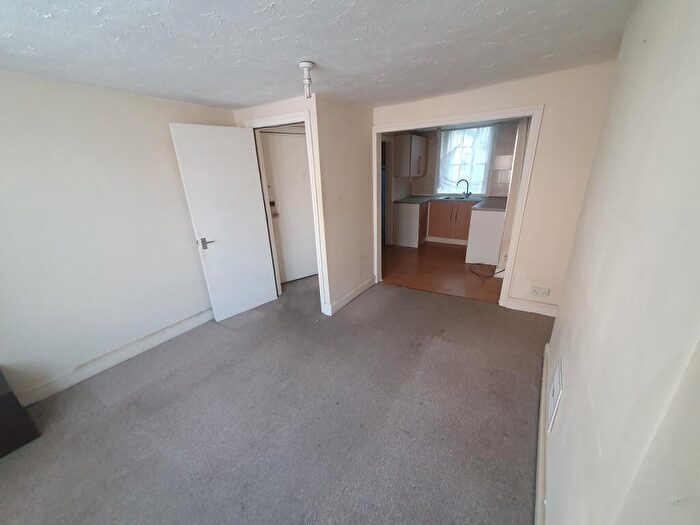 2 Bedroom Flat To Rent In Union Row, Margate, CT9