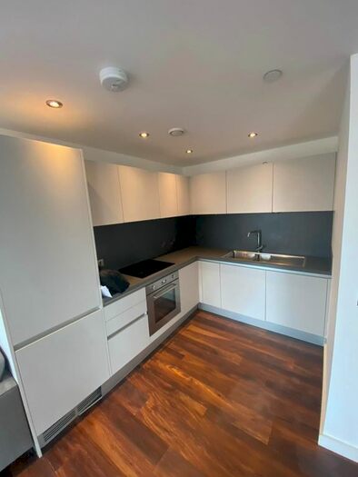 3 Bedroom Flat To Rent In Regent Road, Manchester, M3