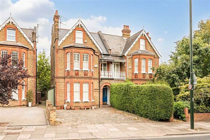 Studio To Rent In Park Road, Teddington, TW11