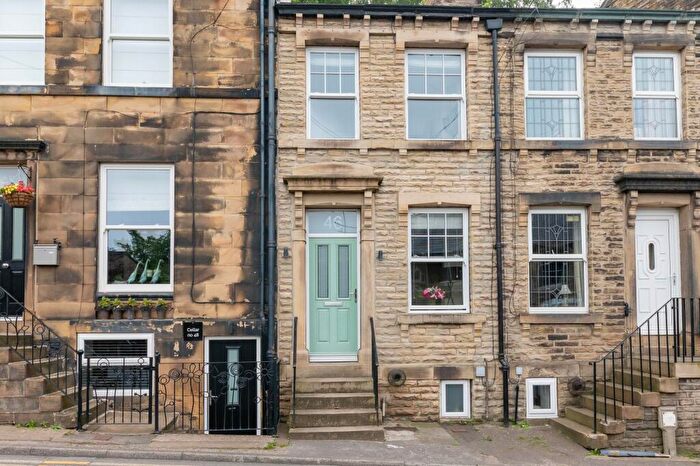 3 Bedroom Terraced House For Sale In Station Road, Holmfirth, HD9