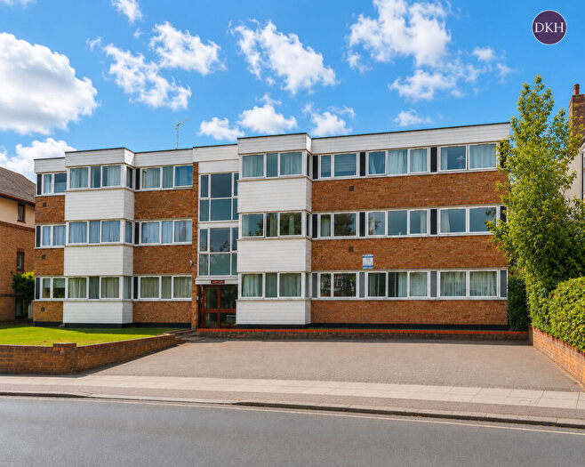 2 Bedroom Apartment To Rent In Flat Albany Court, - Alexandra Gove, N12