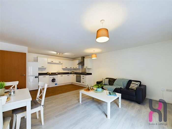 2 Bedroom Flat To Rent In Brindley House, Elmira Way, Salford, M5