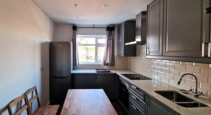 2 Bedroom Flat To Rent In Oxgate Gardens, London, NW2