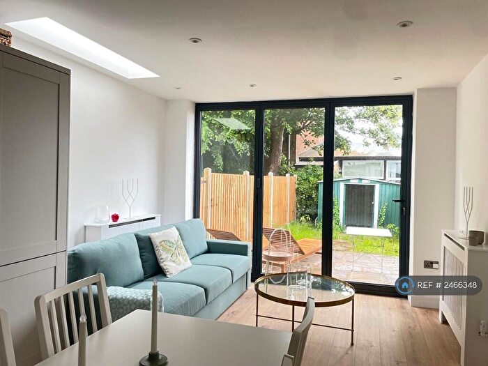 4 Bedroom Terraced House To Rent In Edward Street, Dunstable, LU6