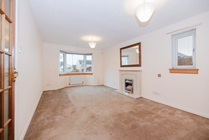 3 Bedroom Detached Bungalow To Rent In L The Murrays, Edinburgh, EH17