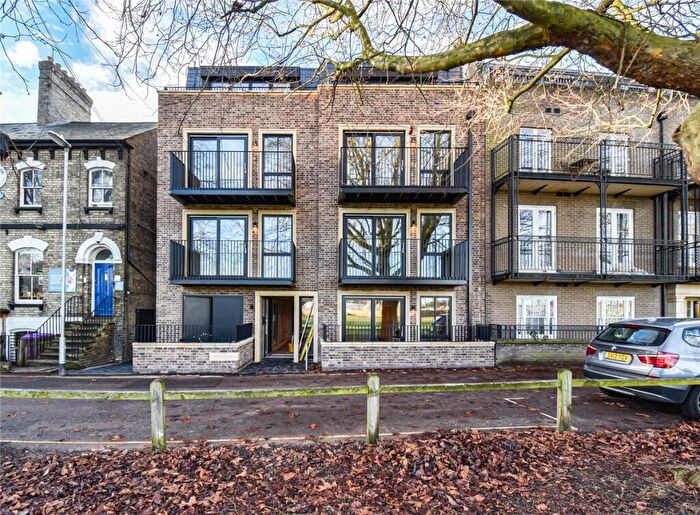 2 Bedroom Apartment To Rent In Hamied Mansions, - Regent Terrace, Cambridge, CB2