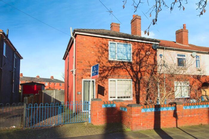 3 Bedroom Detached House To Rent In Fryston Road, Castleford, West Yorkshire, WF10