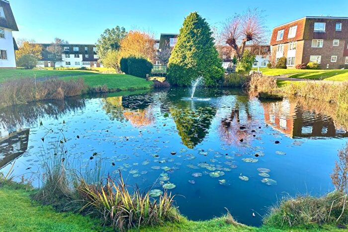 2 Bedroom Flat For Sale In Greystone Avenue, Worthing, West Sussex, BN13