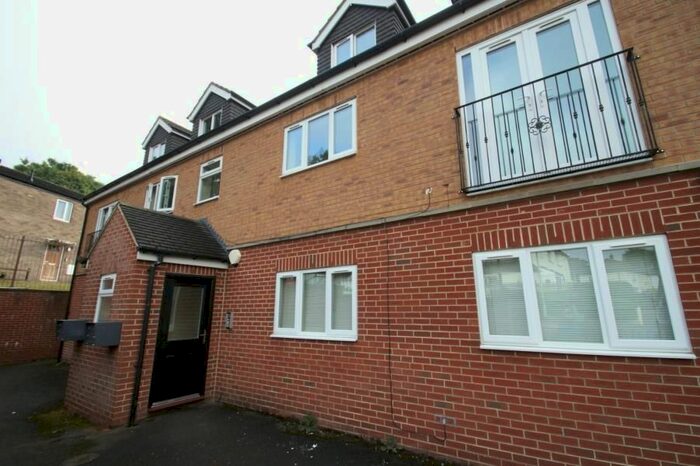 2 Bedroom Flat To Rent In Iveson Street, Leeds, LS16