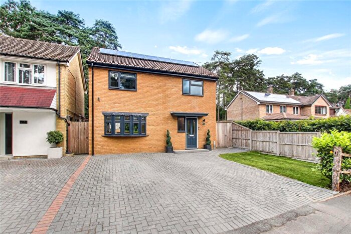 3 Bedroom Detached House For Sale In Nightingale Crescent, Bracknell, RG12