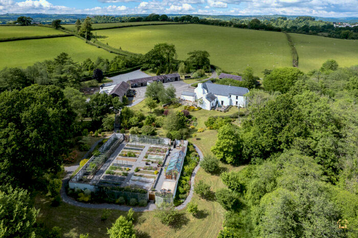 6 Bedroom Detached House For Sale In Talardd, SA32