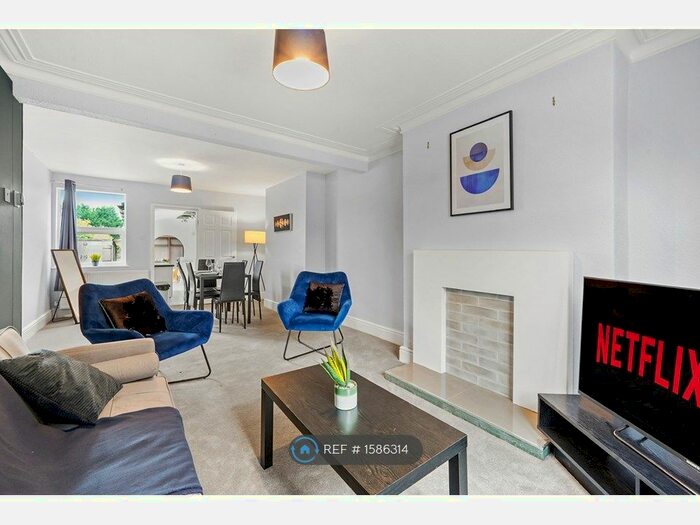 3 Bedroom Semi-Detached House To Rent In Newark Road, North Hykeham, Lincoln, LN6