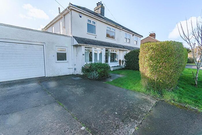 3 Bedroom Semi-Detached House For Sale In Porth-Y-Castell, Barry, CF62