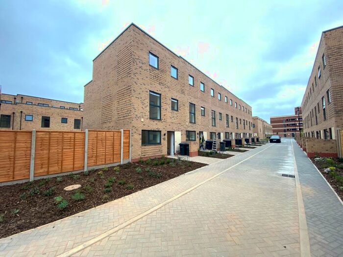 3 Bedroom Town House To Rent In Soho Wharf, Birmingham, B18