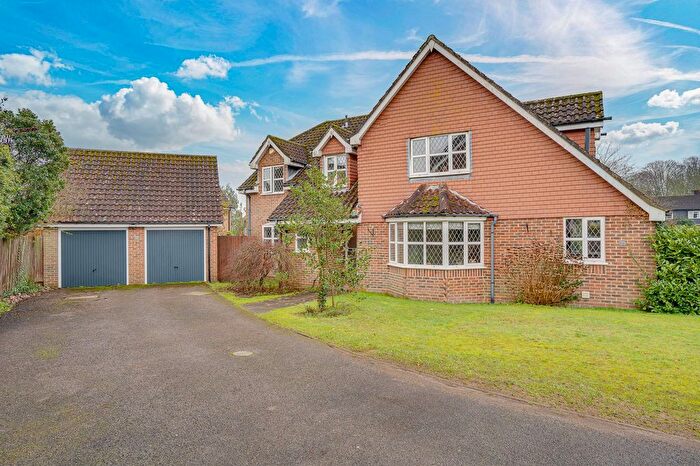 5 Bedroom Detached House For Sale In Coles Mede, Otterbourne, SO21