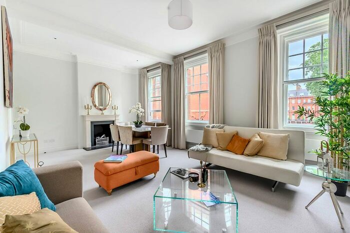 3 Bedroom Flat To Rent In Cadogan Square, Knightsbridge, London, SW1X