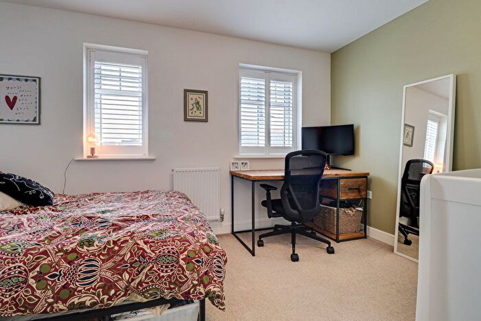 2 Bedroom Semi-Detached House For Sale In Harrier End, St. Albans, Hertfordshire, AL4