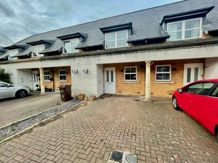 2 Bedroom House To Rent In Commissiners Court, Chatham, ME4