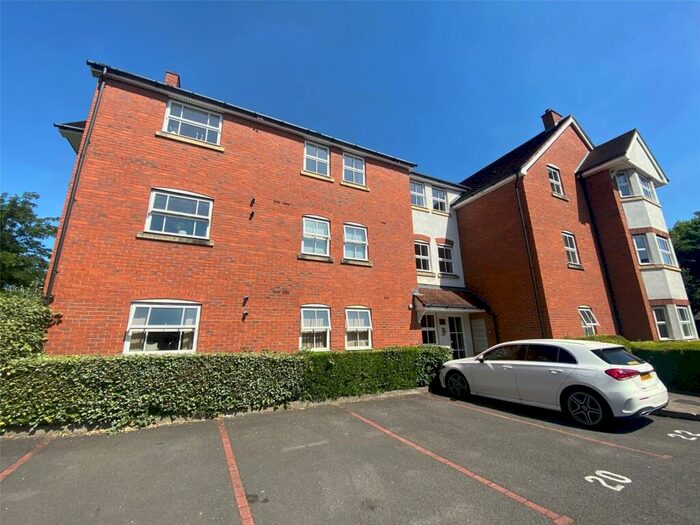 3 Bedroom Flat To Rent In Fazeley Close, Solihull, West Midlands, B91