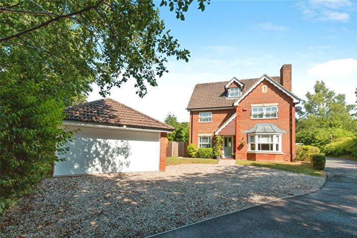4 Bedroom Detached House For Sale In Puffin Close, Basingstoke, Hampshire, RG22