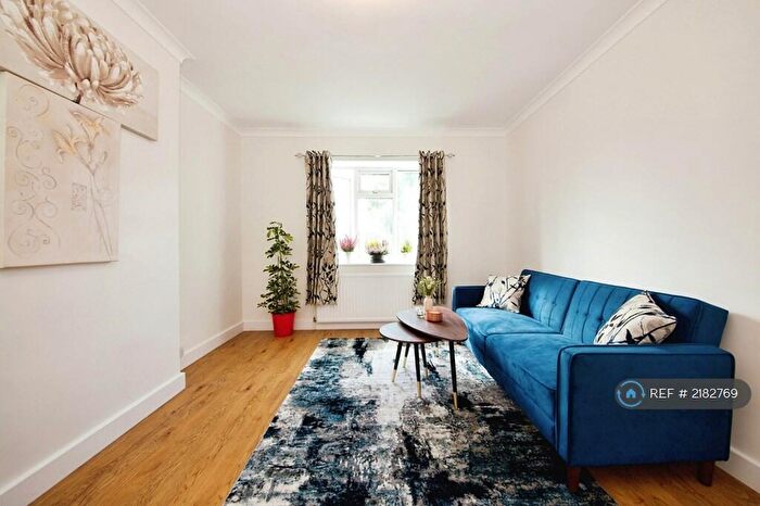 2 Bedroom Flat To Rent In Montrose Court, London, NW9