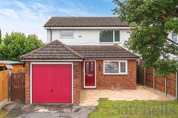3 Bedroom Detached House For Sale In Kestrel Walk, Letchworth Garden City, SG6