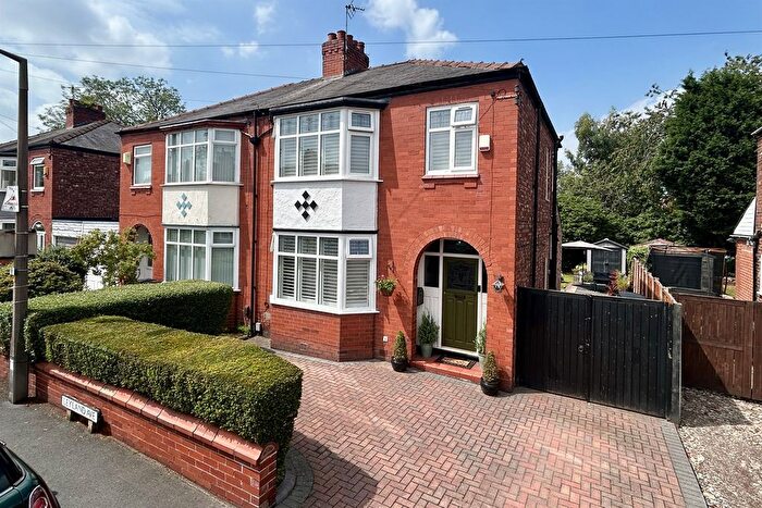 3 Bedroom Semi-Detached House For Sale In Leyland Avenue, Gatley, Stockport, SK8