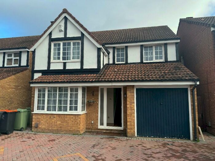 4 Bedroom Detached House To Rent In Tennyson Avenue, LU5
