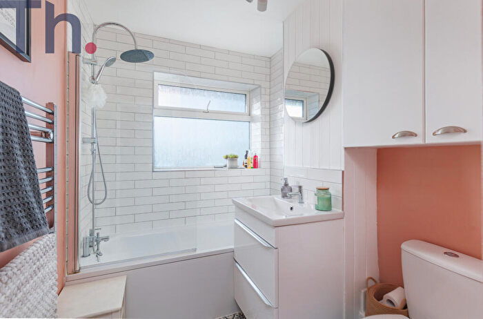 3 Bedroom Semi-Detached House For Sale In Newport, Isle Of Wight, PO30