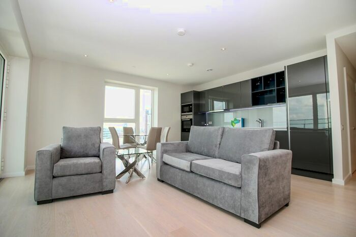 2 Bedroom Flat To Rent In Glasshouse Gardens, Stratford, London, E20