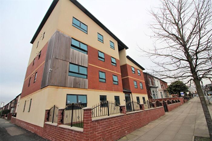 2 Bedroom Flat To Rent In Walmersley Road, Bury, BL9