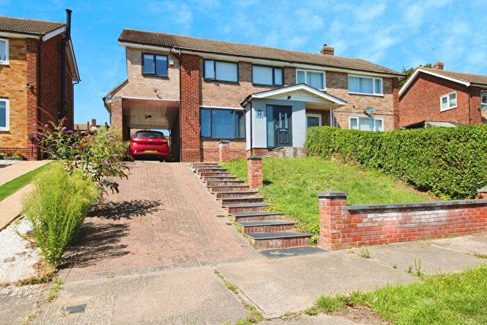 4 Bedroom Semi-Detached House For Sale In Booth Avenue, Colchester, CO4