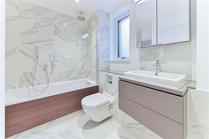3 Bedroom Flat To Rent In The Penthouse, Hand Axe Yard, Kings Cross, London, WC1X