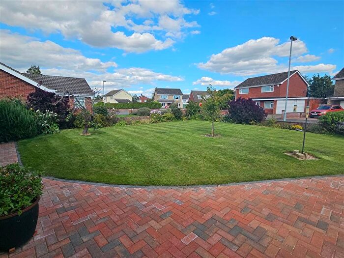 3 Bedroom Detached Bungalow For Sale In Gaynor Close, Wymondham, NR18