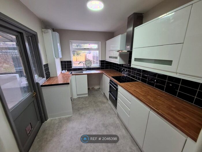 3 Bedroom Terraced House To Rent In Clive Road, Enfield, EN1