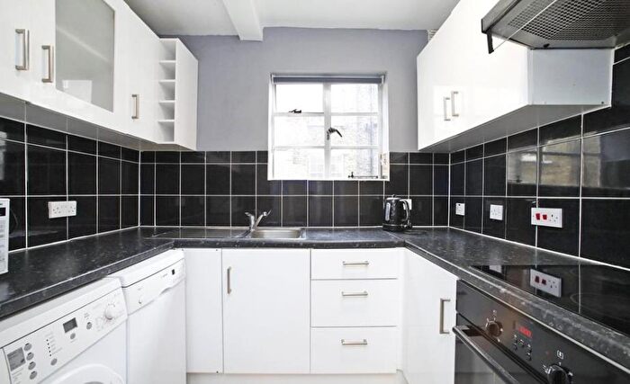 2 Bedroom Apartment To Rent In Gloucester Place, Marylebone, London, NW1