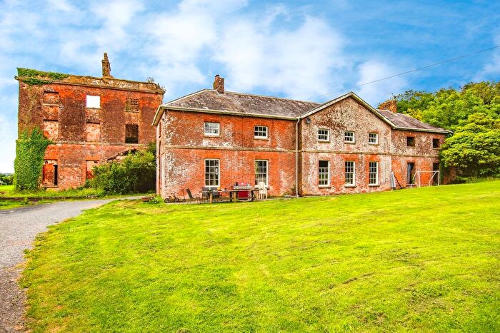 5 Bedroom Detached House For Sale In Ferryside, Carmarthenshire, SA17