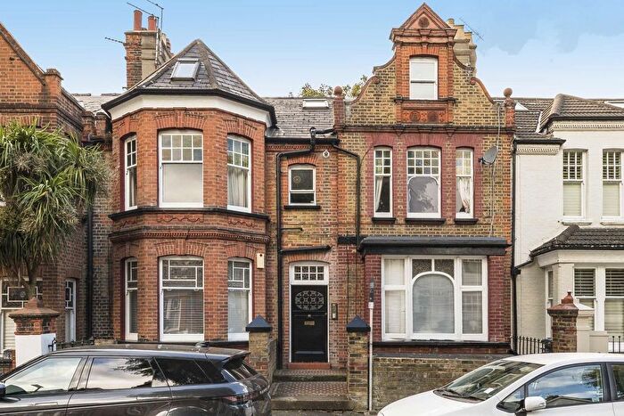 1 Bedroom Flat To Rent In Brackley Road, Chiswick, W4