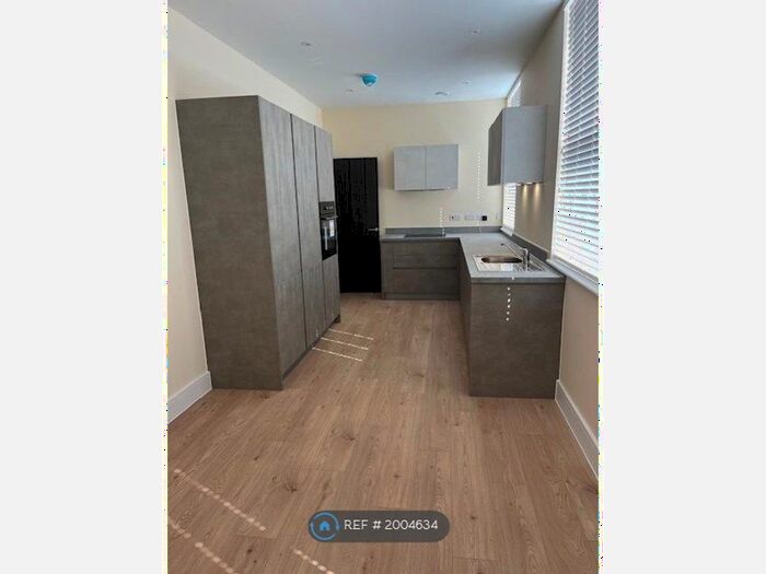 1 Bedroom Flat To Rent In High Street, Gillingham Kent, ME7