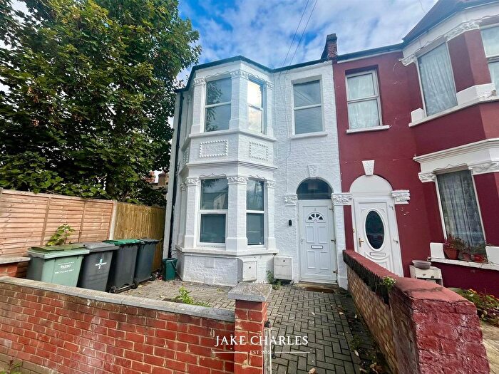 2 Bedroom Maisonette To Rent In Portland Gardens, London, N4