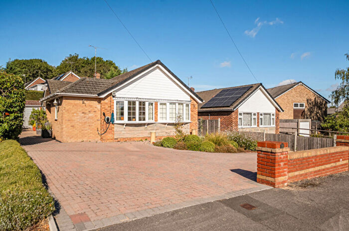 3 Bedroom Bungalow For Sale In Provene Gardens, Waltham Chase, Southampton, Hampshire, SO32