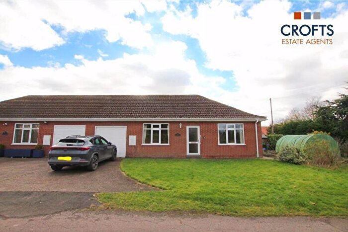 2 Bedroom Semi-Detached Bungalow For Sale In Lease Lane, East Halton, DN40